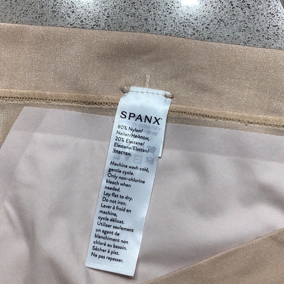 SPANX- High-waisted Mid Thigh Shaper - Picture 8 of 11